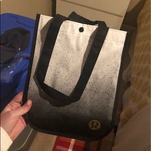 8 Lululemon bags